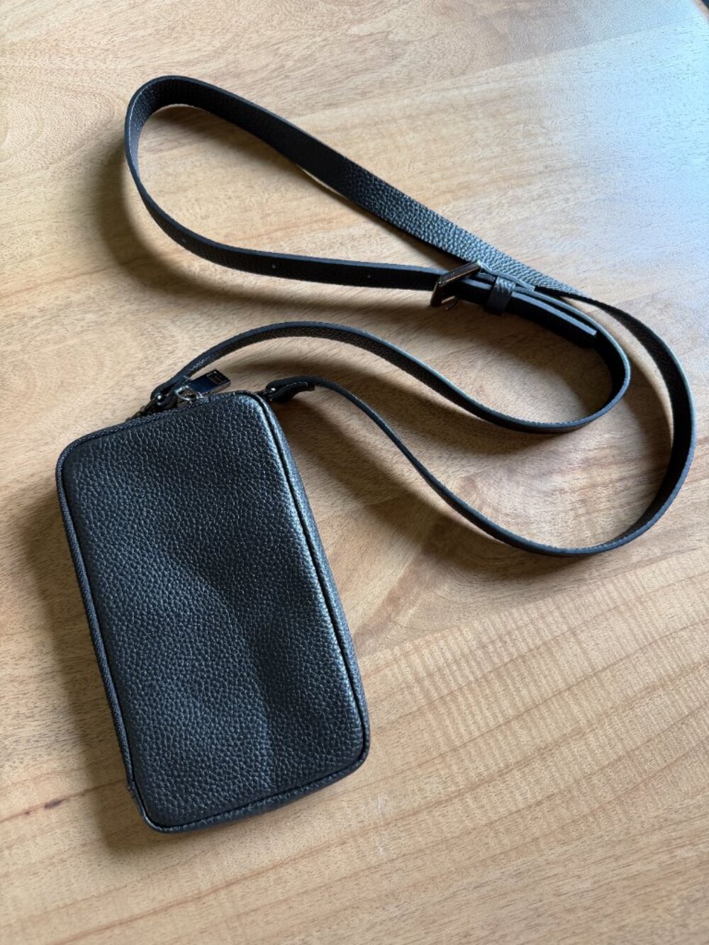 Bandolier Pebble Leather Expanded Zip Pouch Black - Picture 2 of 5